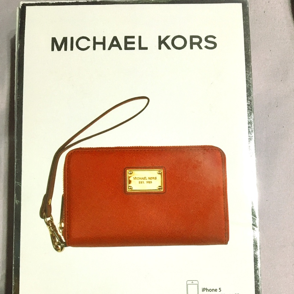 Michael Kors Essential Zip Wallet